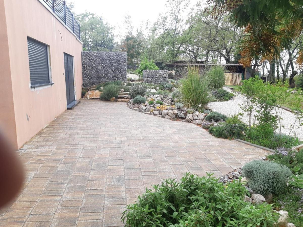 Apartments Bijou With Big Private Garden Near Umag Vilanija Dış mekan fotoğraf