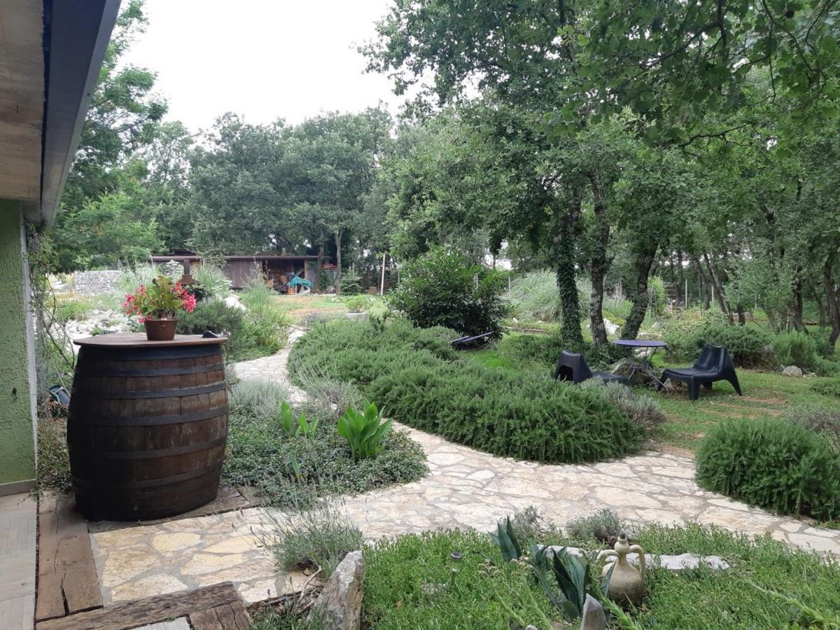 Apartments Bijou With Big Private Garden Near Umag Vilanija Dış mekan fotoğraf