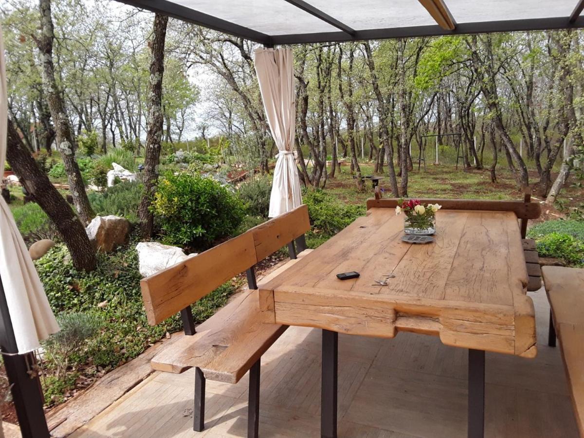 Apartments Bijou With Big Private Garden Near Umag Vilanija Dış mekan fotoğraf