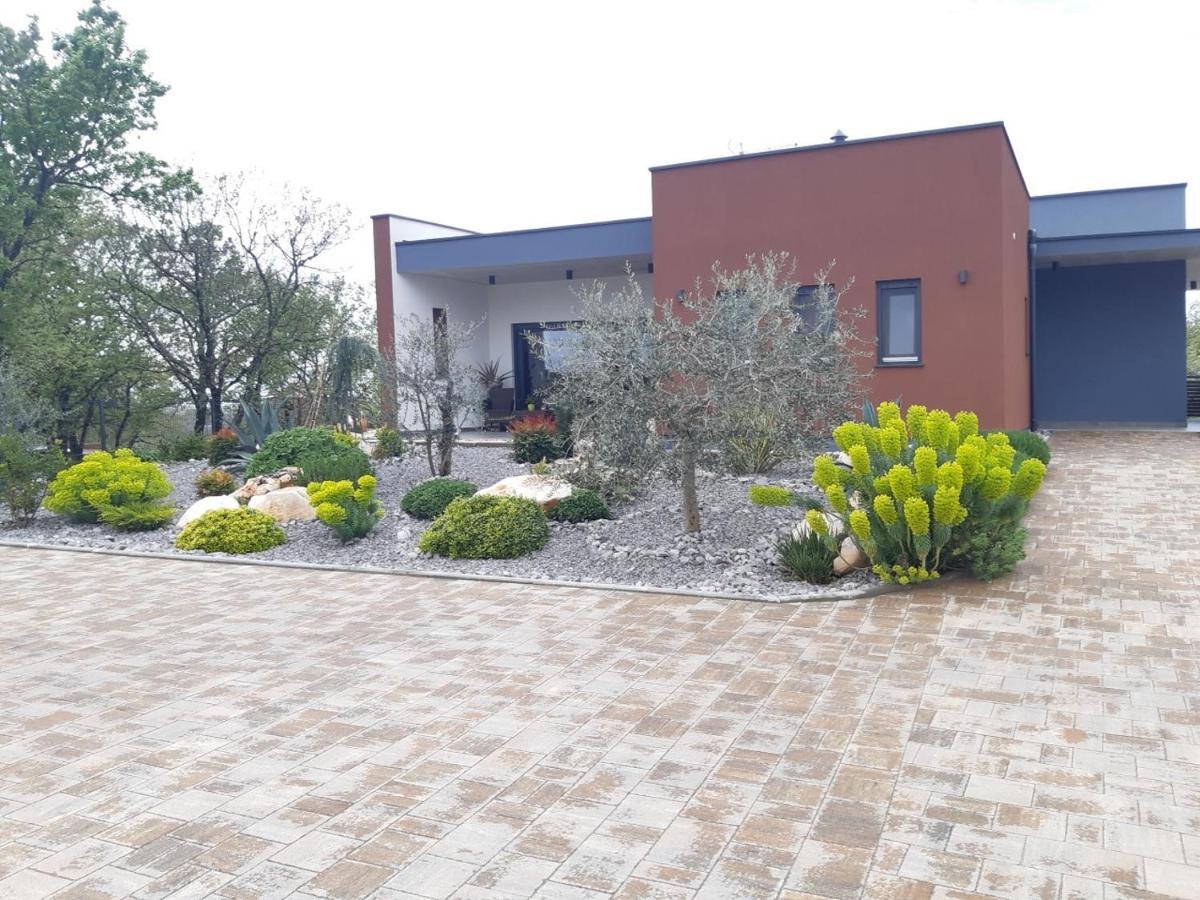 Apartments Bijou With Big Private Garden Near Umag Vilanija Dış mekan fotoğraf