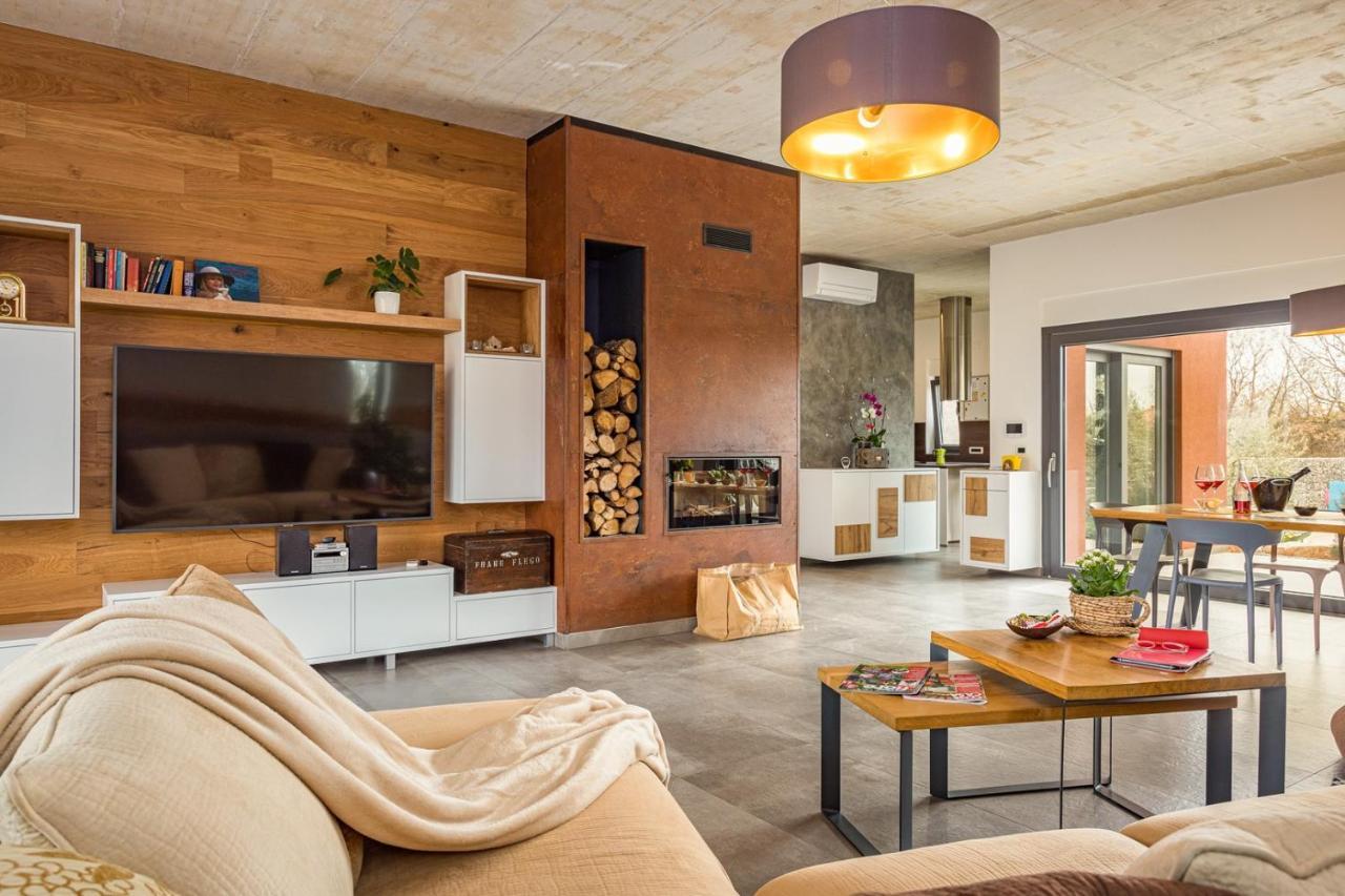 Apartments Bijou With Big Private Garden Near Umag Vilanija Dış mekan fotoğraf