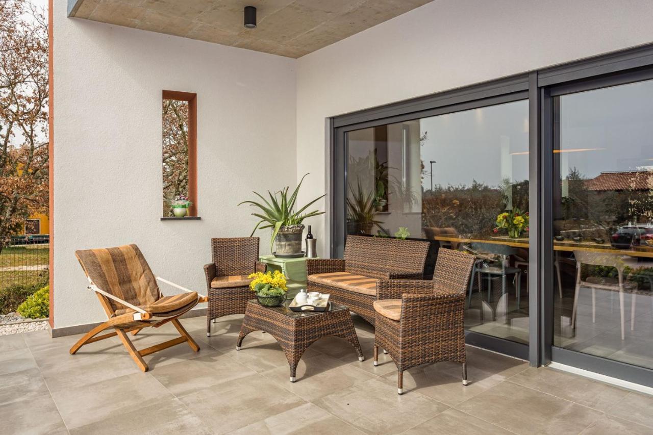 Apartments Bijou With Big Private Garden Near Umag Vilanija Dış mekan fotoğraf